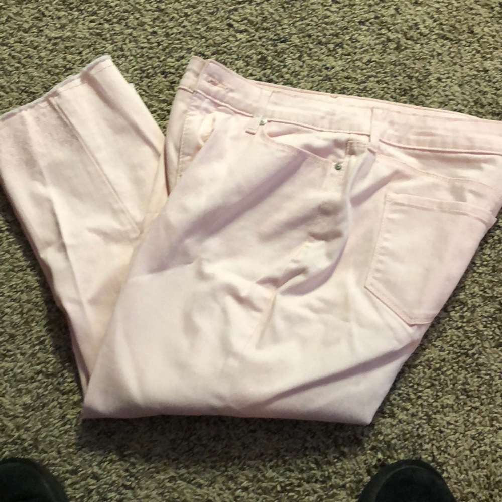 Gloria Vanderbilt pink jean Capri woman’s